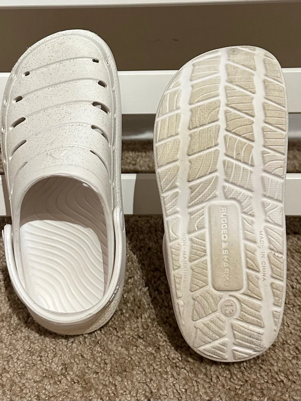 Skechers girls’ white